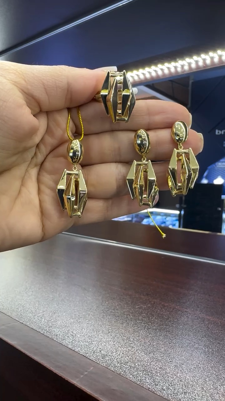 L Nara Gold Exclusive