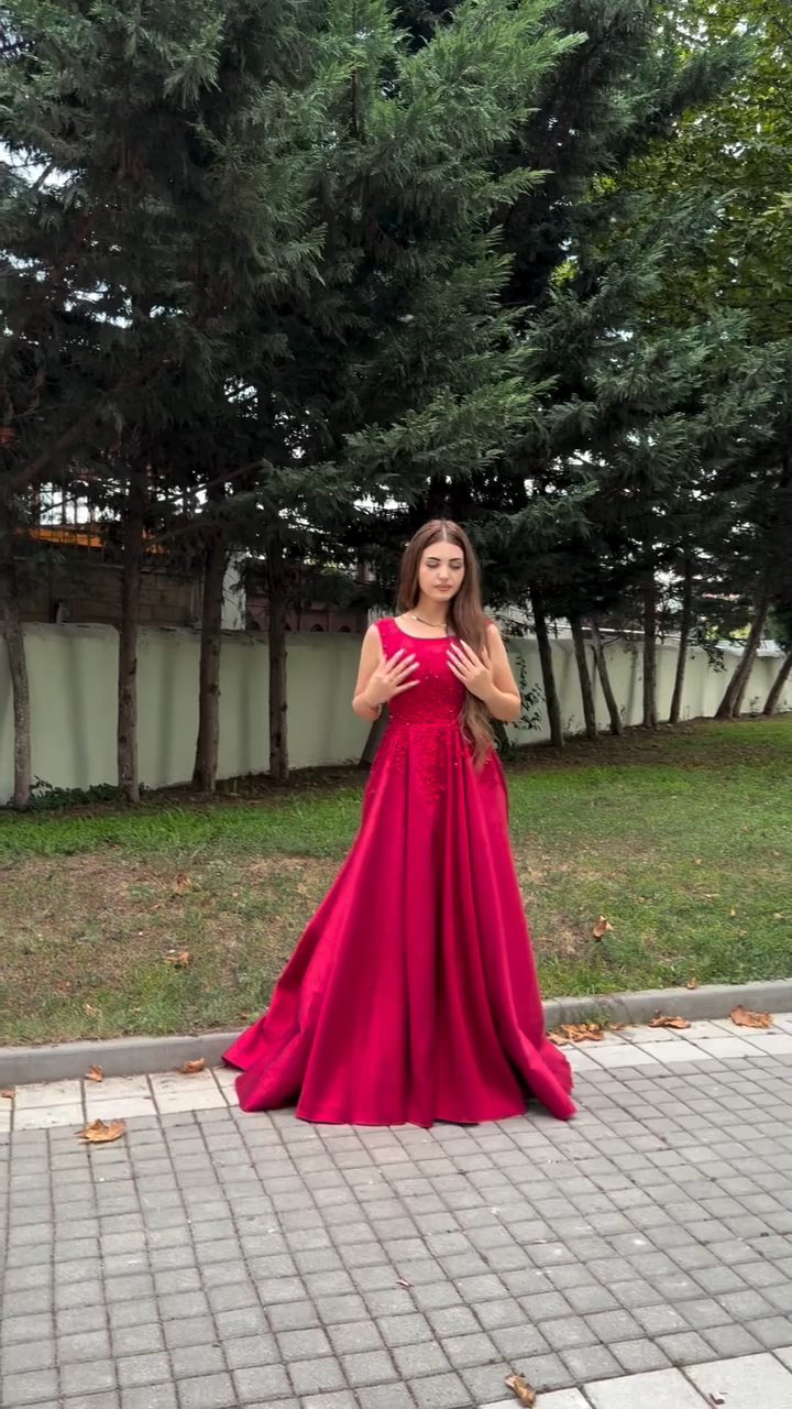 Manolya Ziyafət Geyimləri