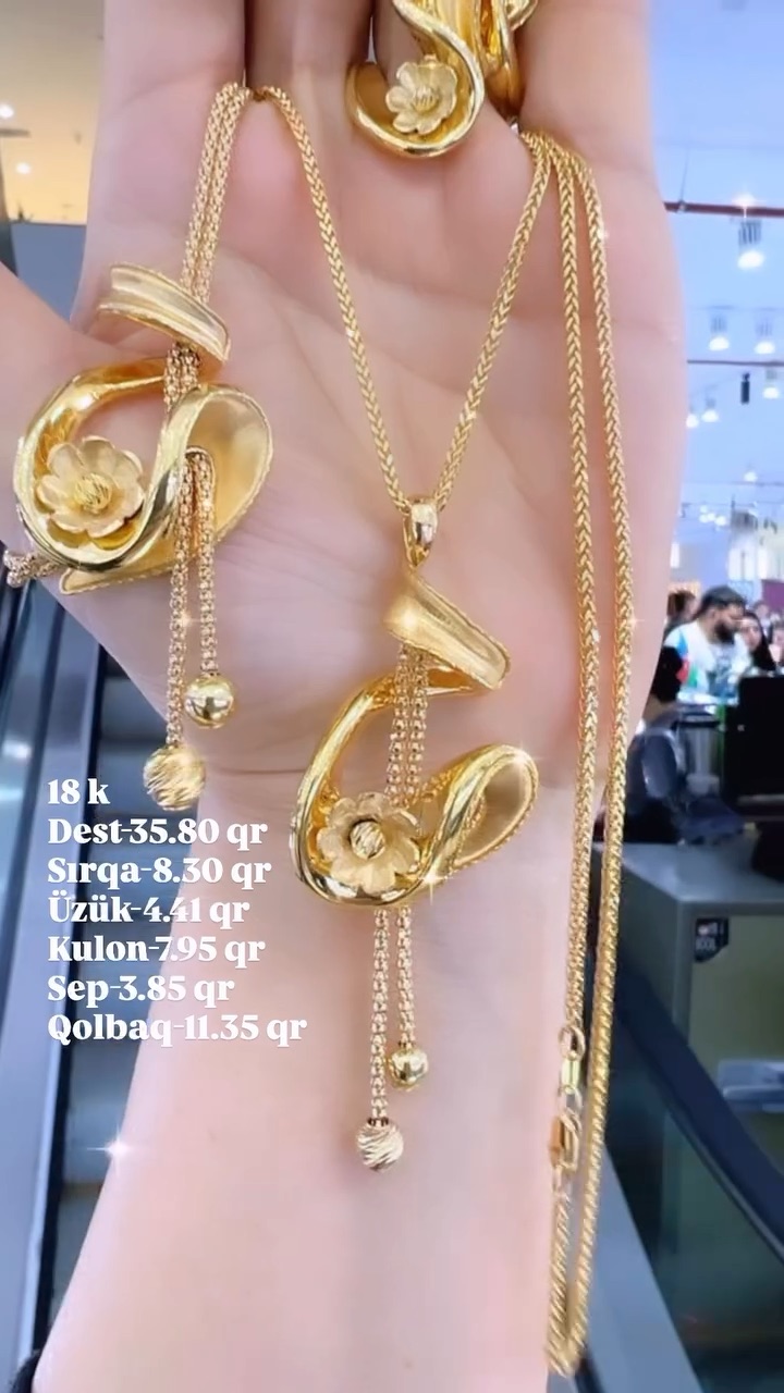 Elli Gold