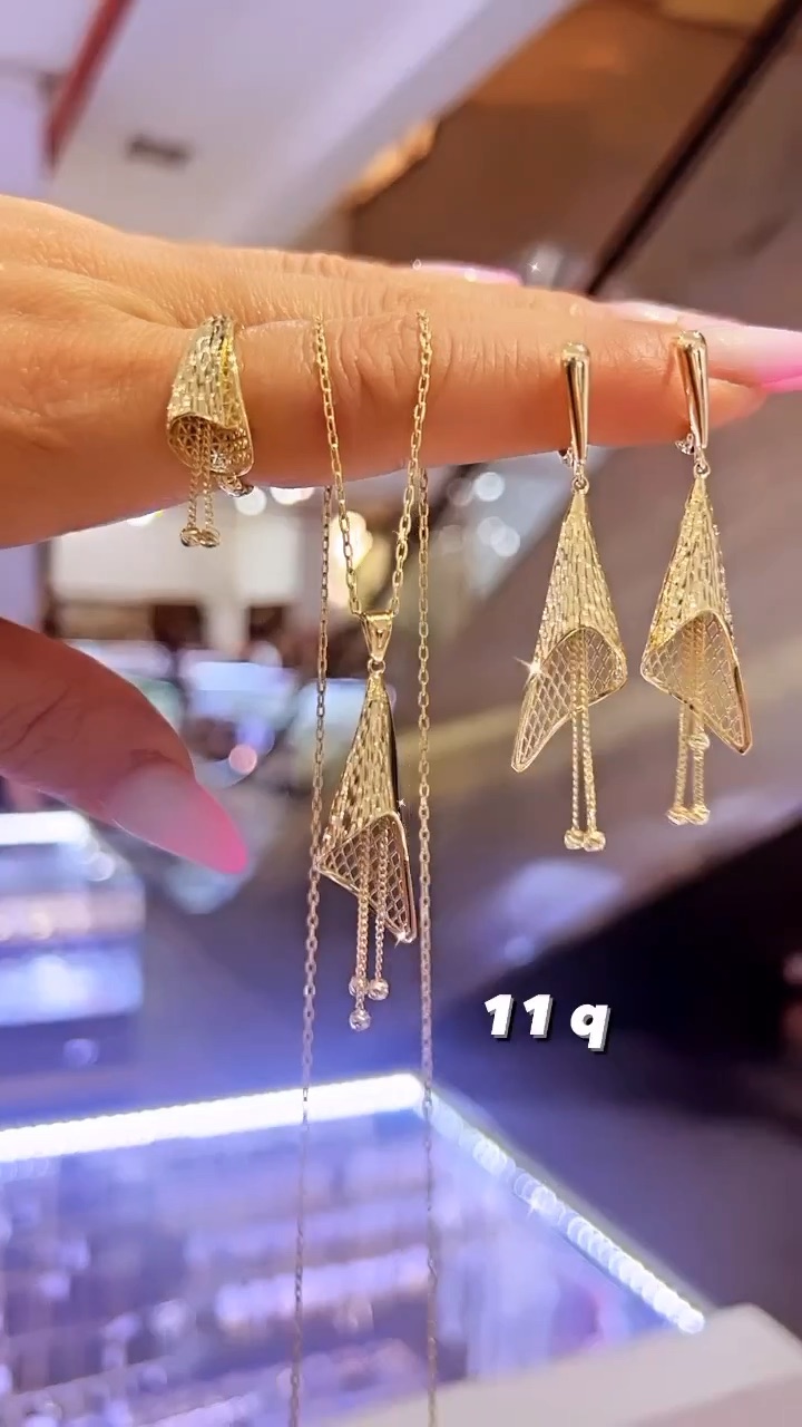 Elli Gold