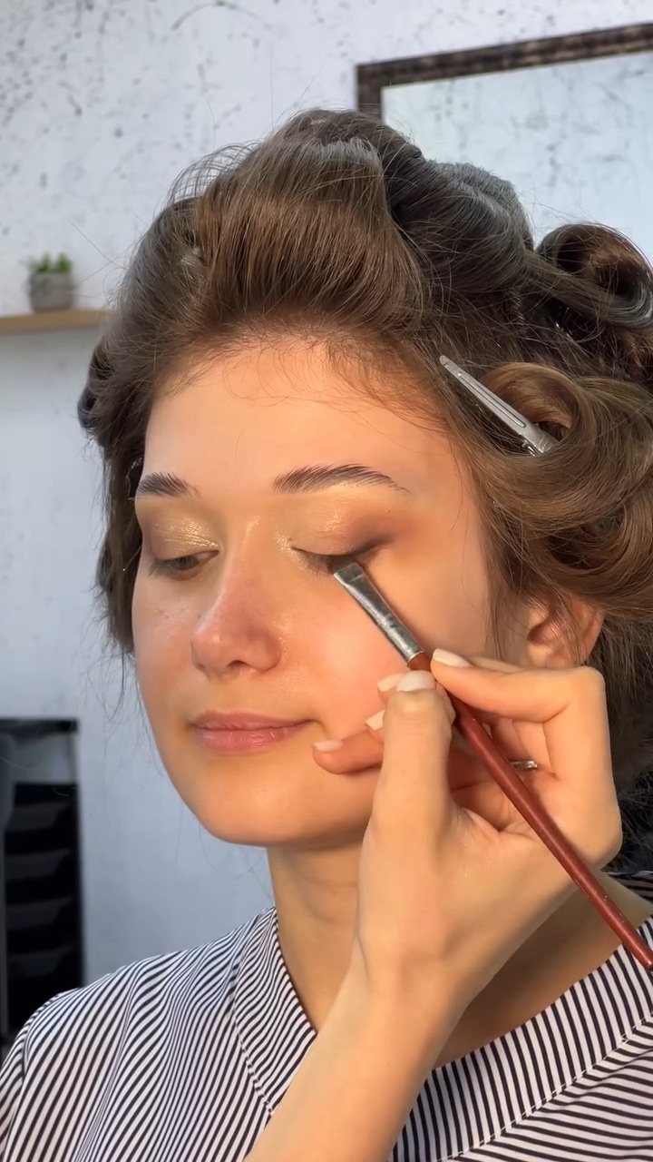 Make Up Ayna