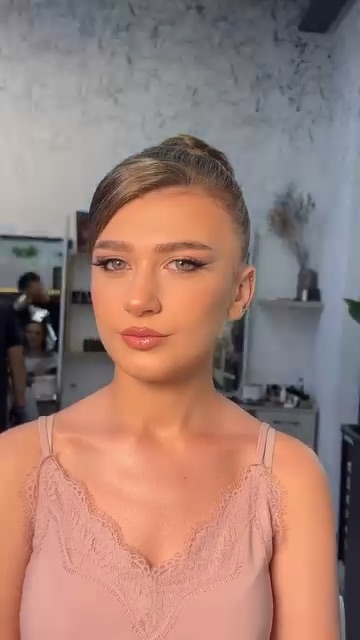 Make Up Ayna