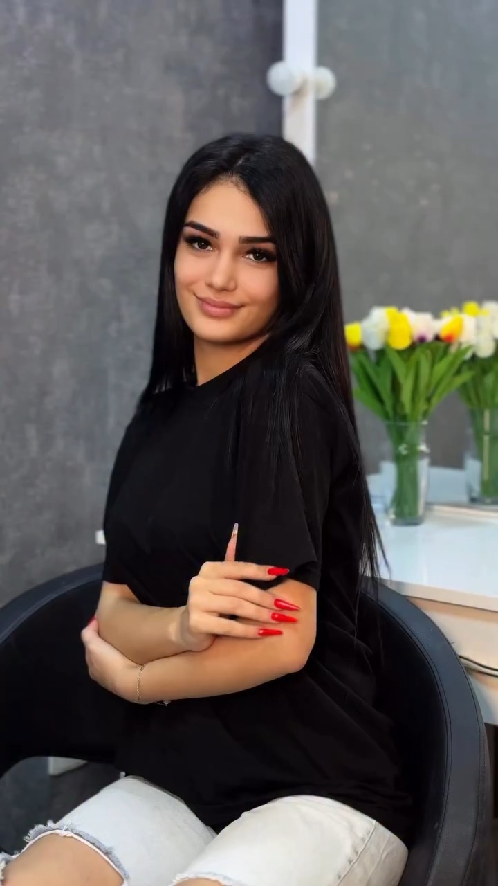 Esmira Make Up
