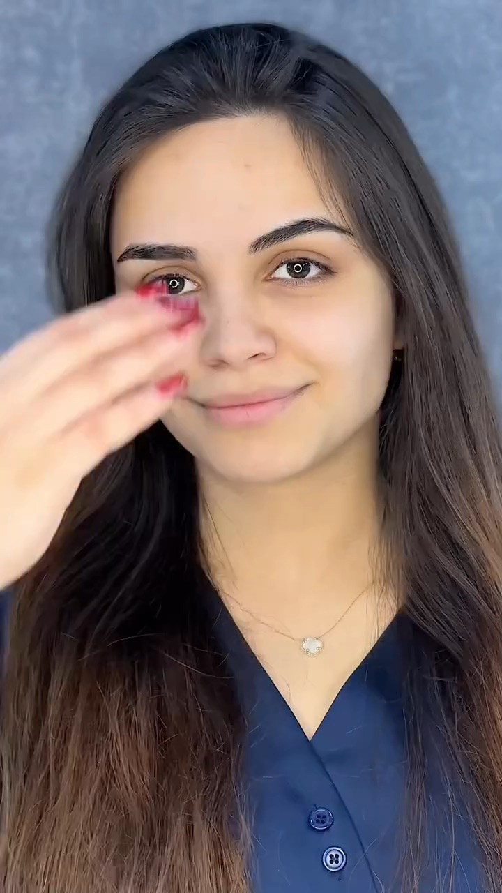 Esmira Make Up