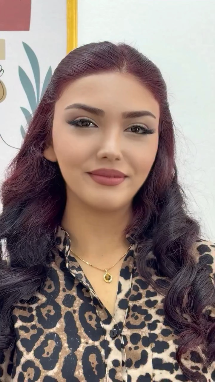 Esmira Make Up