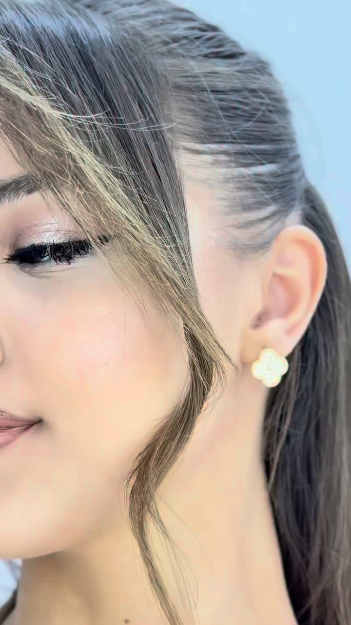 Esmira Make Up