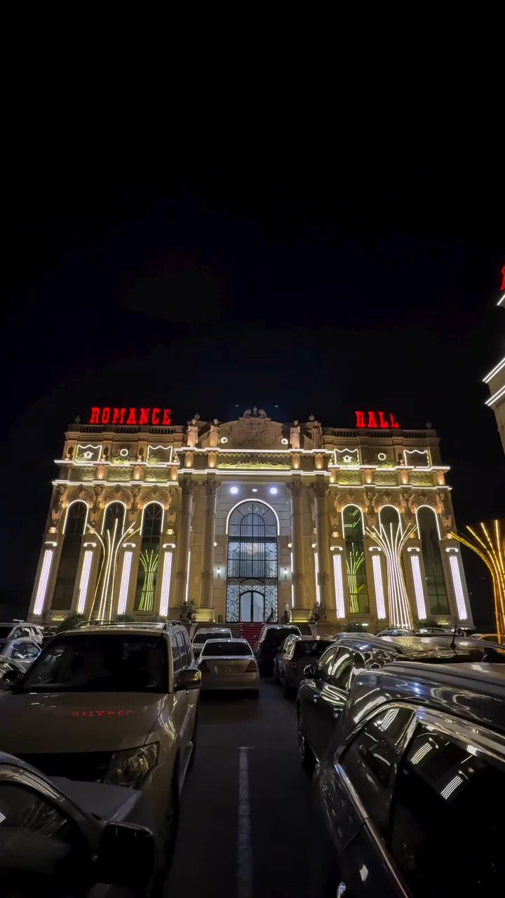 Romance Hall Luxury