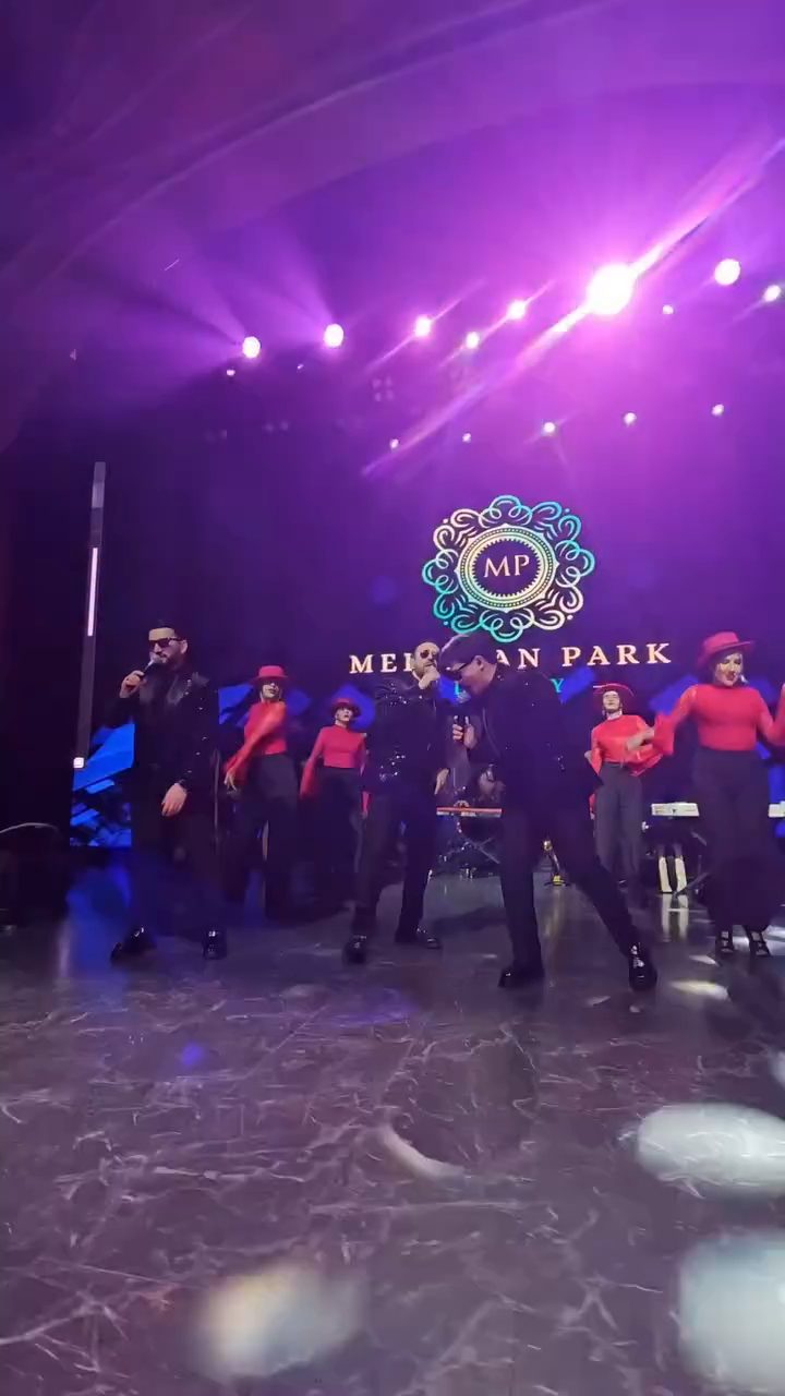 Ay Para Band Vokal Qrupu