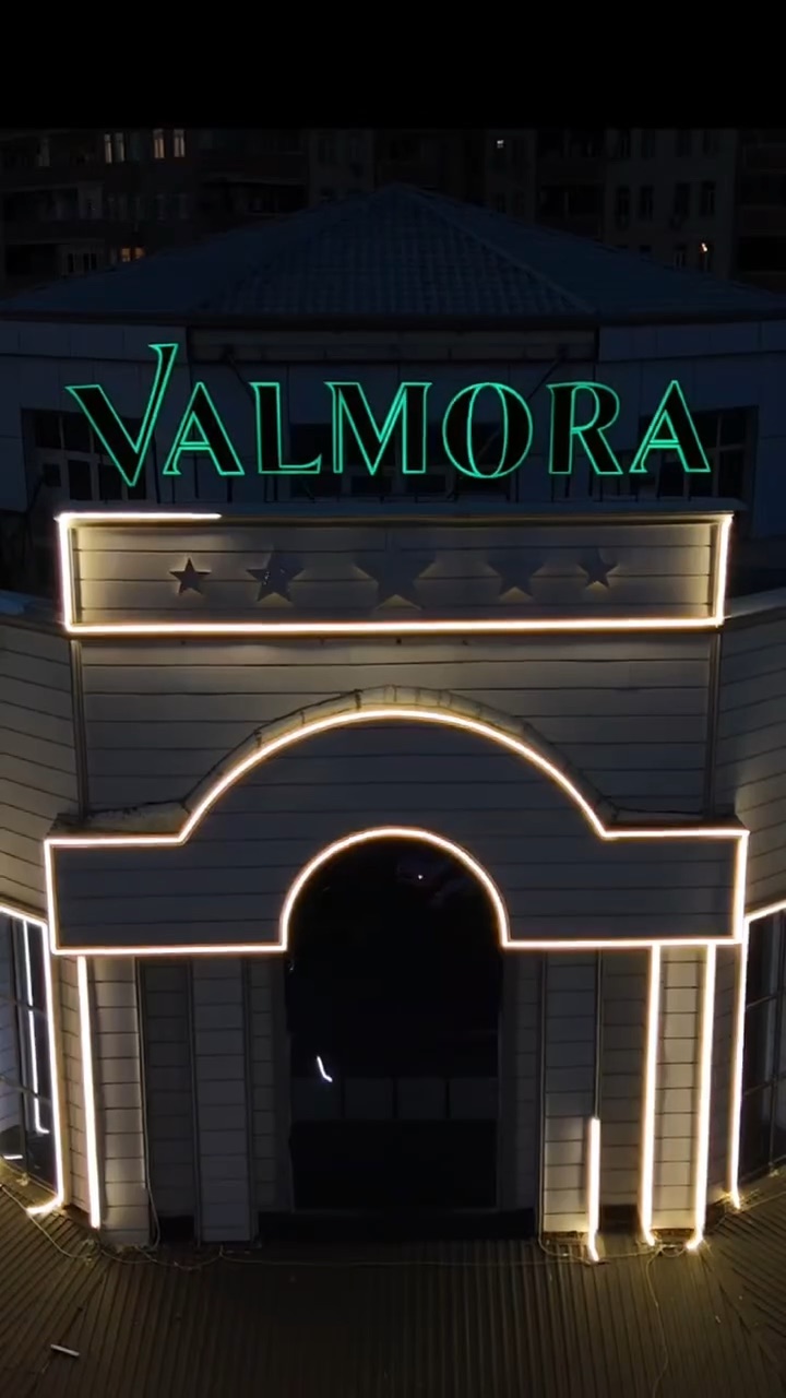 Valmora Deluxe Hall