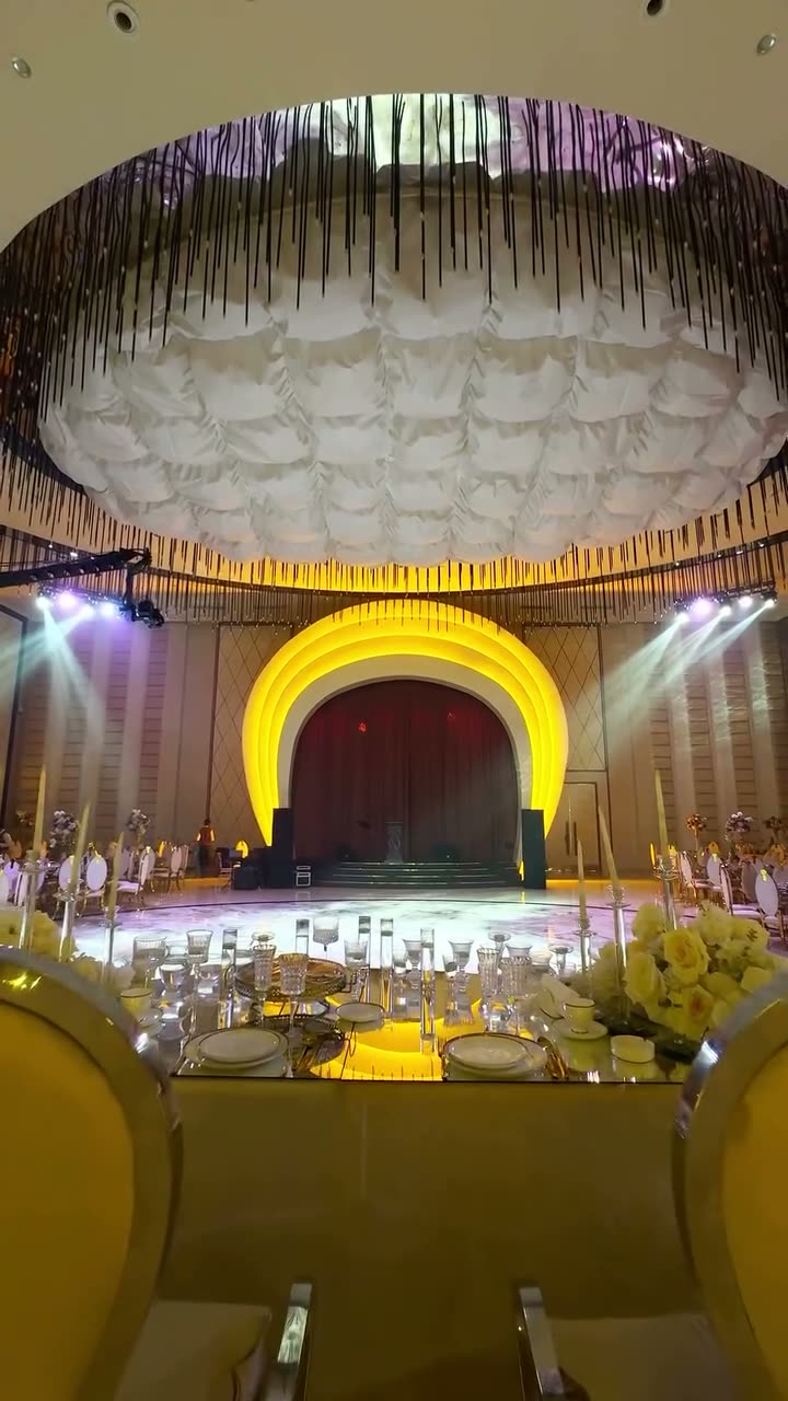 Neolit Hall