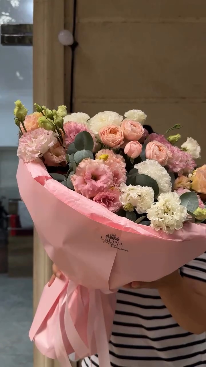 Lavina Flowers