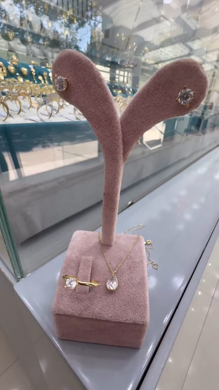 Gold Gallery Mingo