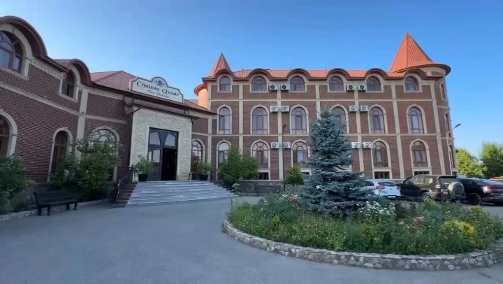 Chateau Hotel Qusar
