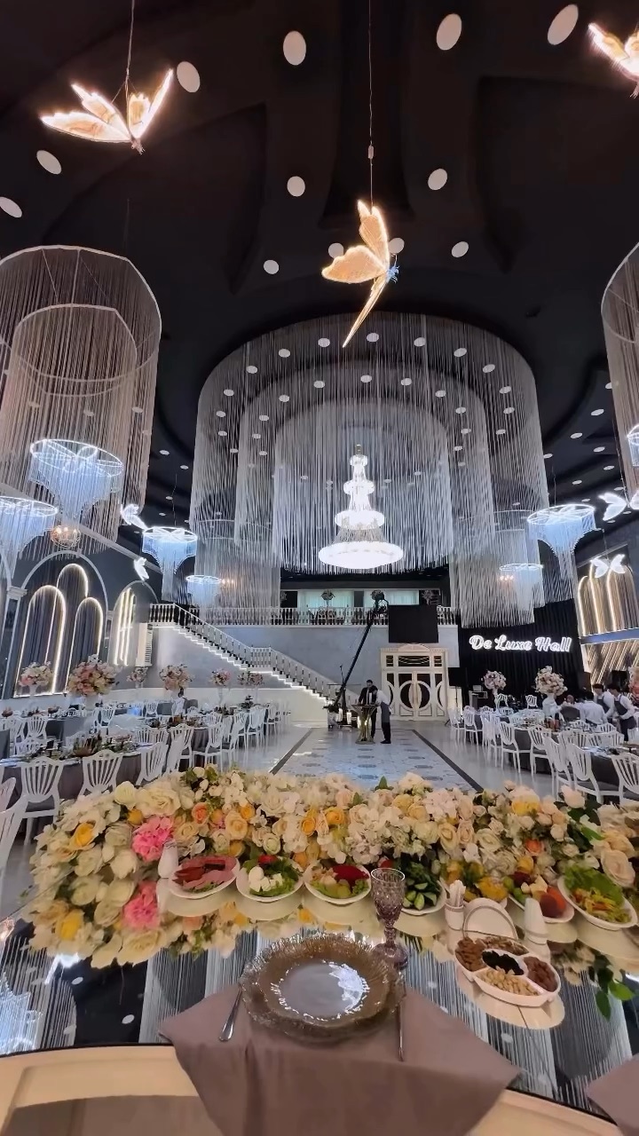 Deluxe Hall