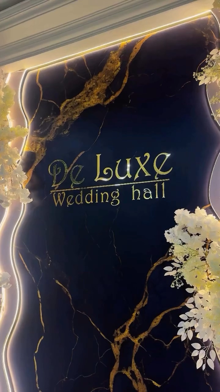 Deluxe Hall