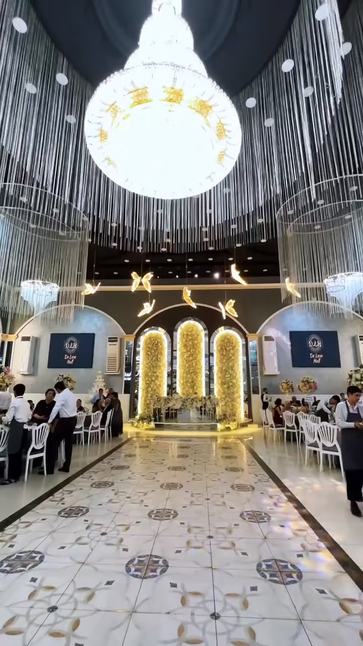 Deluxe Hall