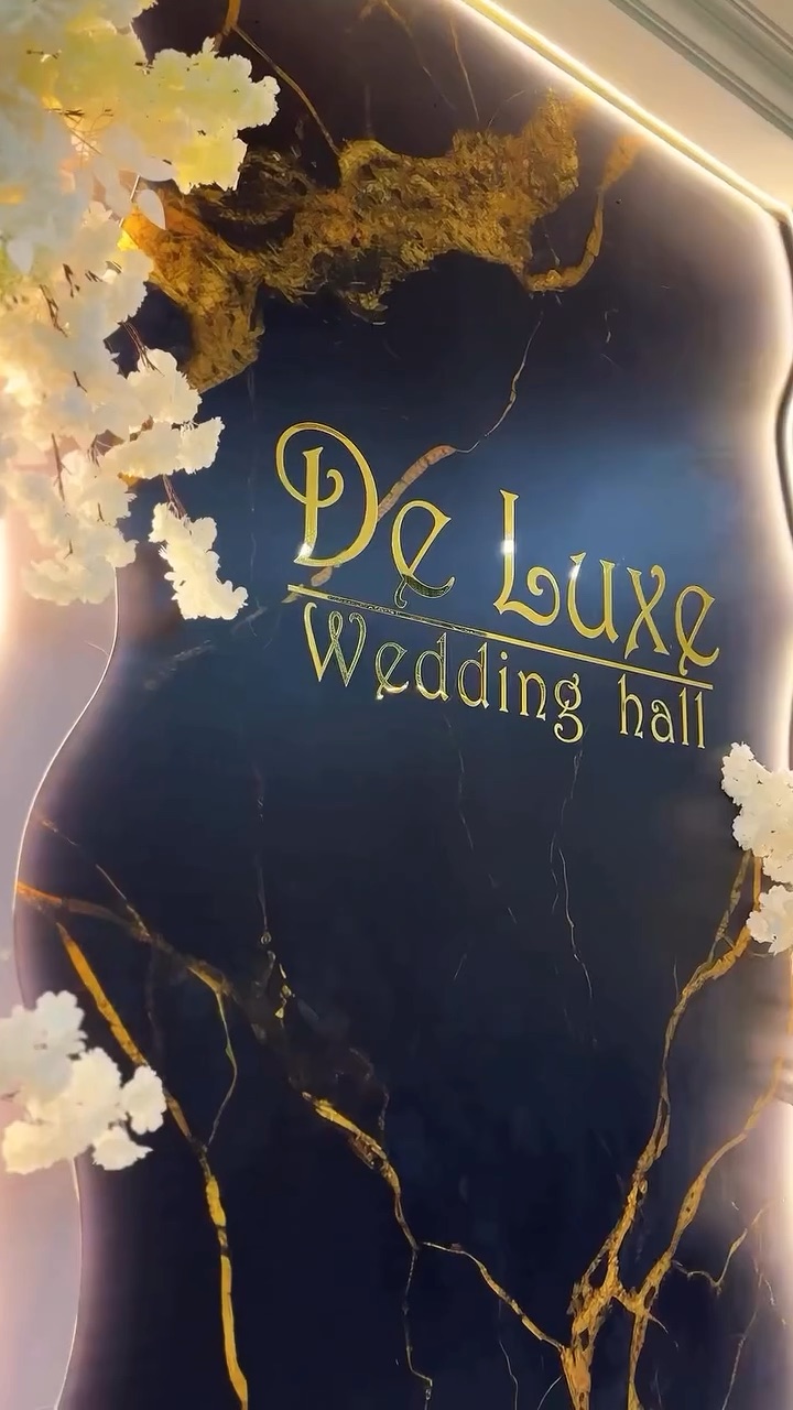 Deluxe Hall