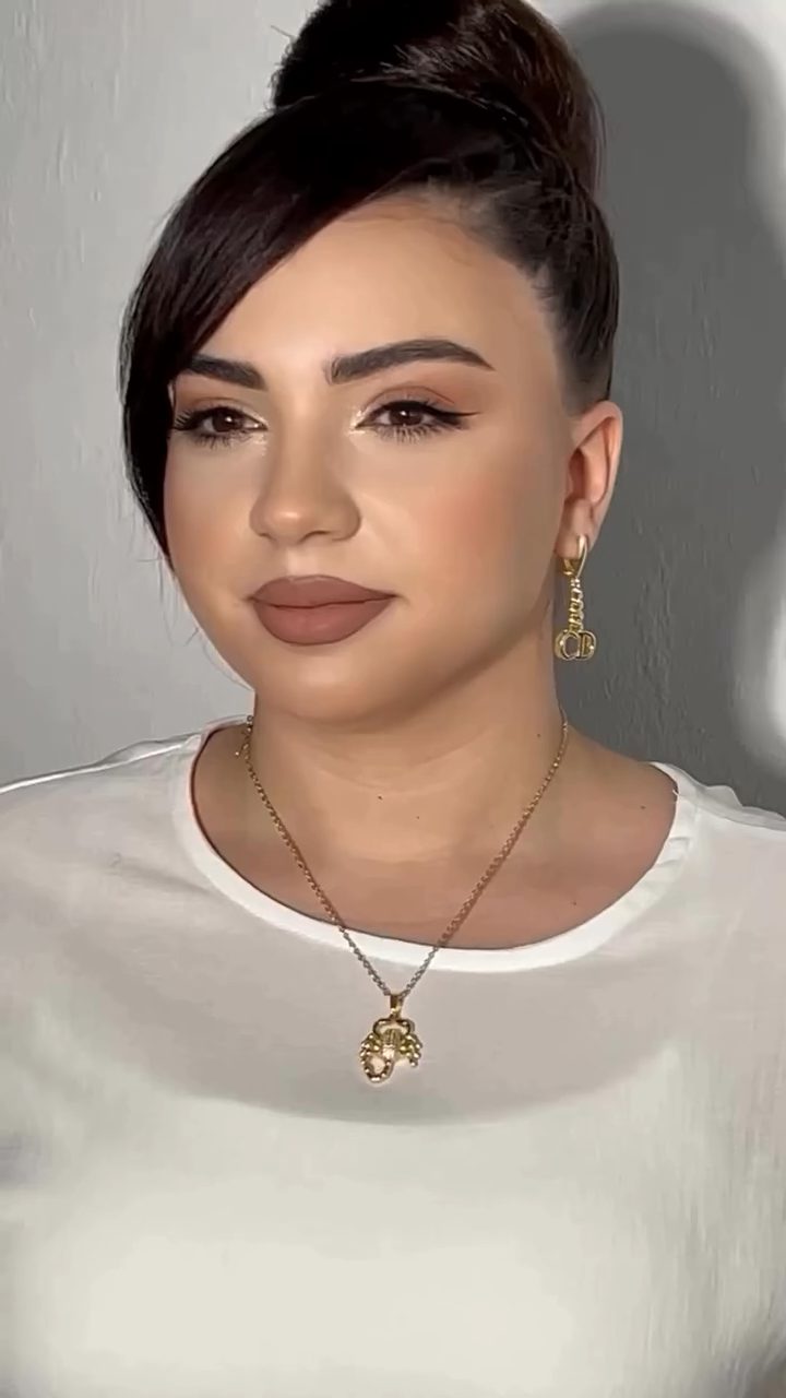 Ay Gözəllik Mərkəzi