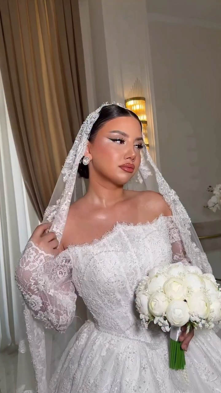 Narmi Make Up
