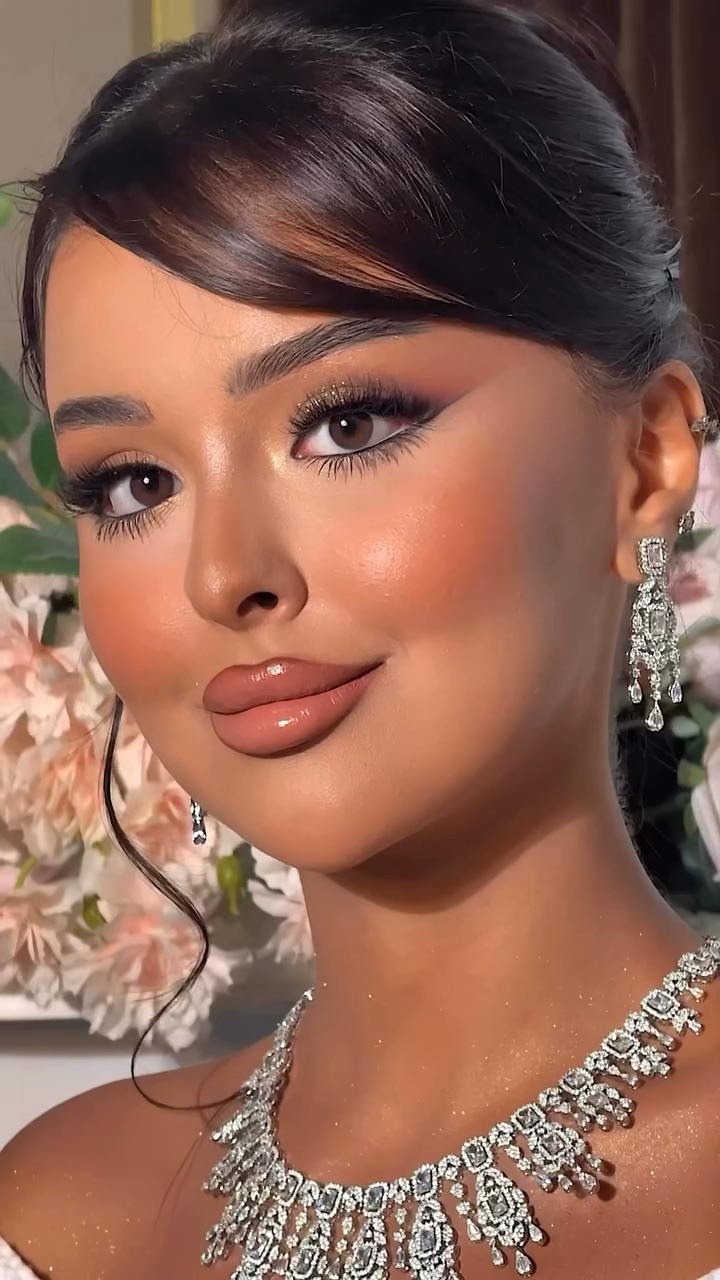 Narmi Make Up