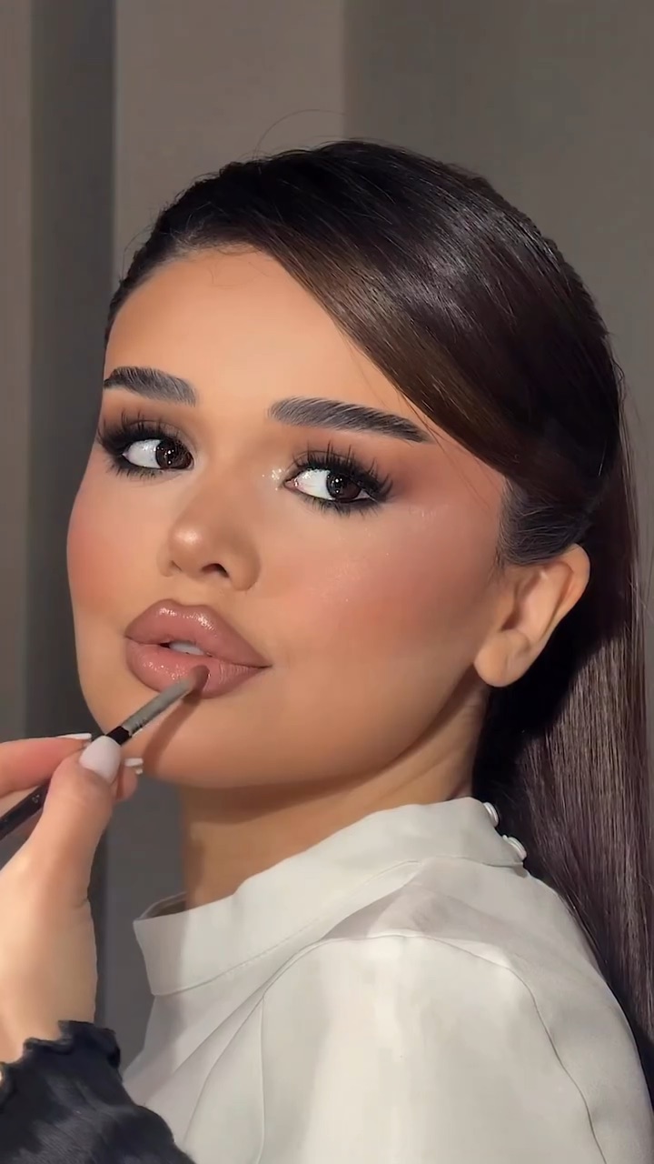 Narmi Make Up