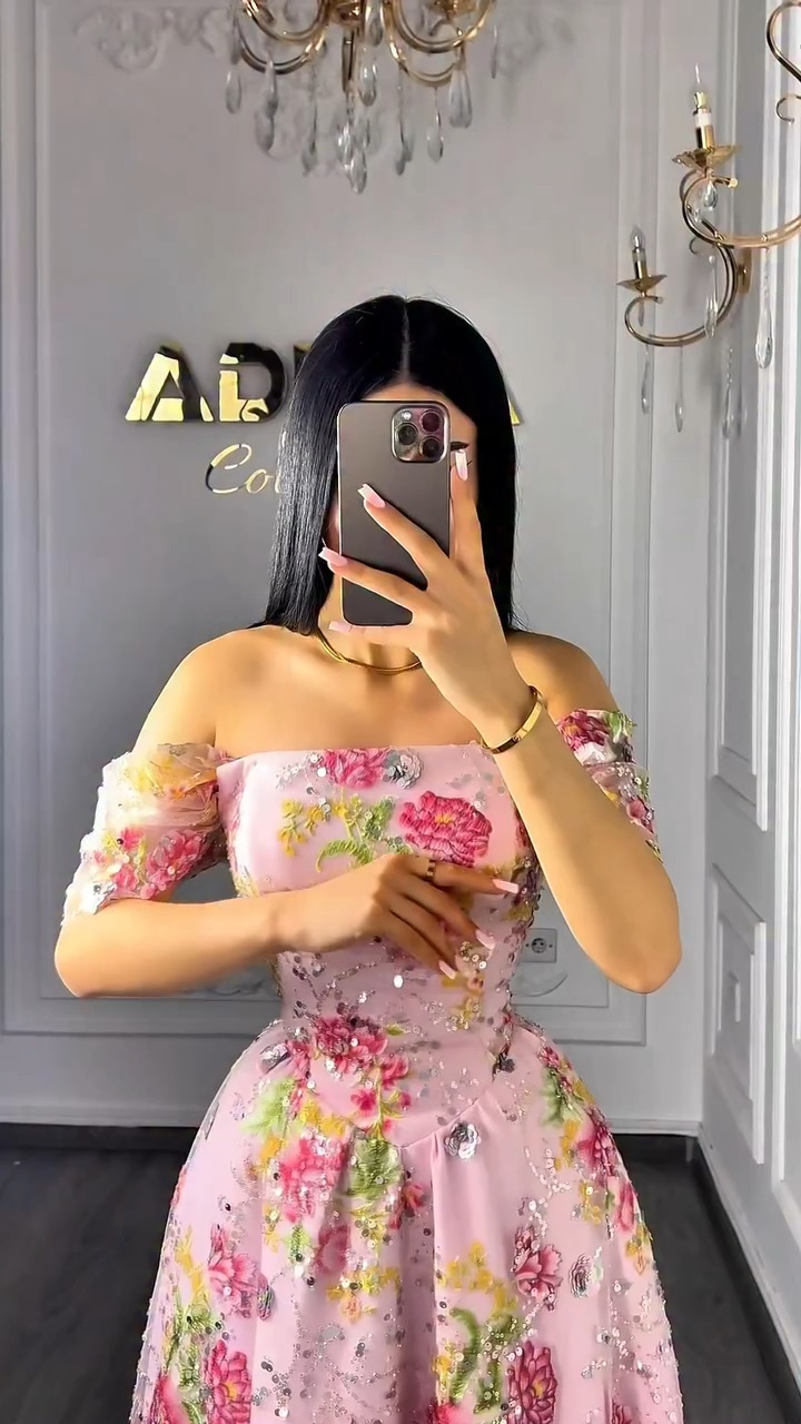 Adela Ziyafət Geyimləri