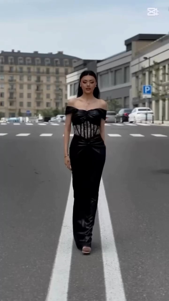 Elluna Collection