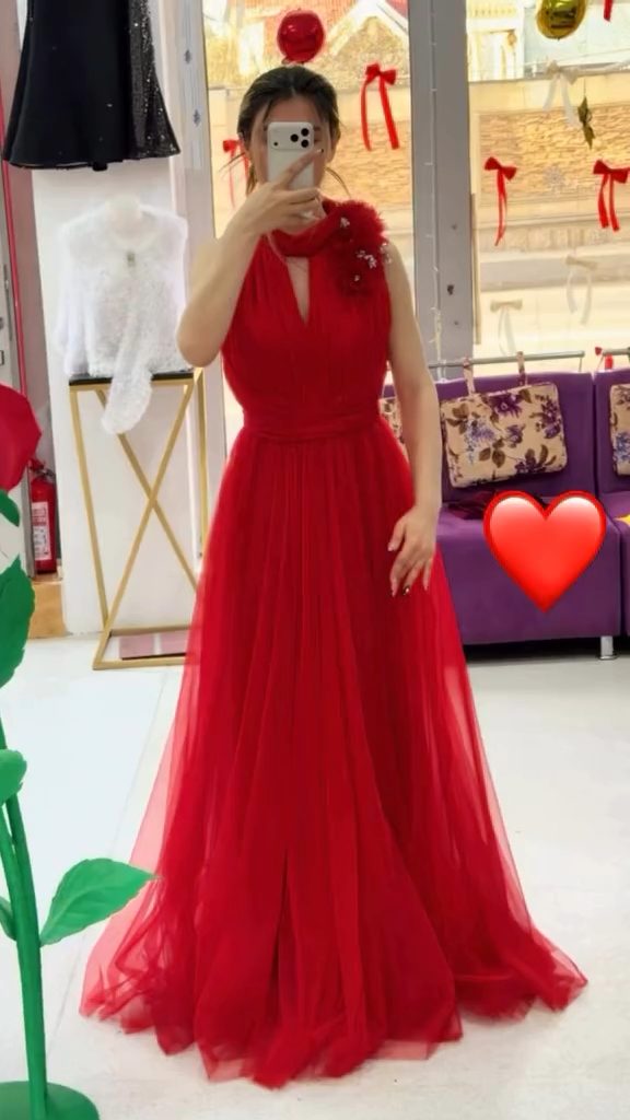 Lola Kirayə Geyimləri