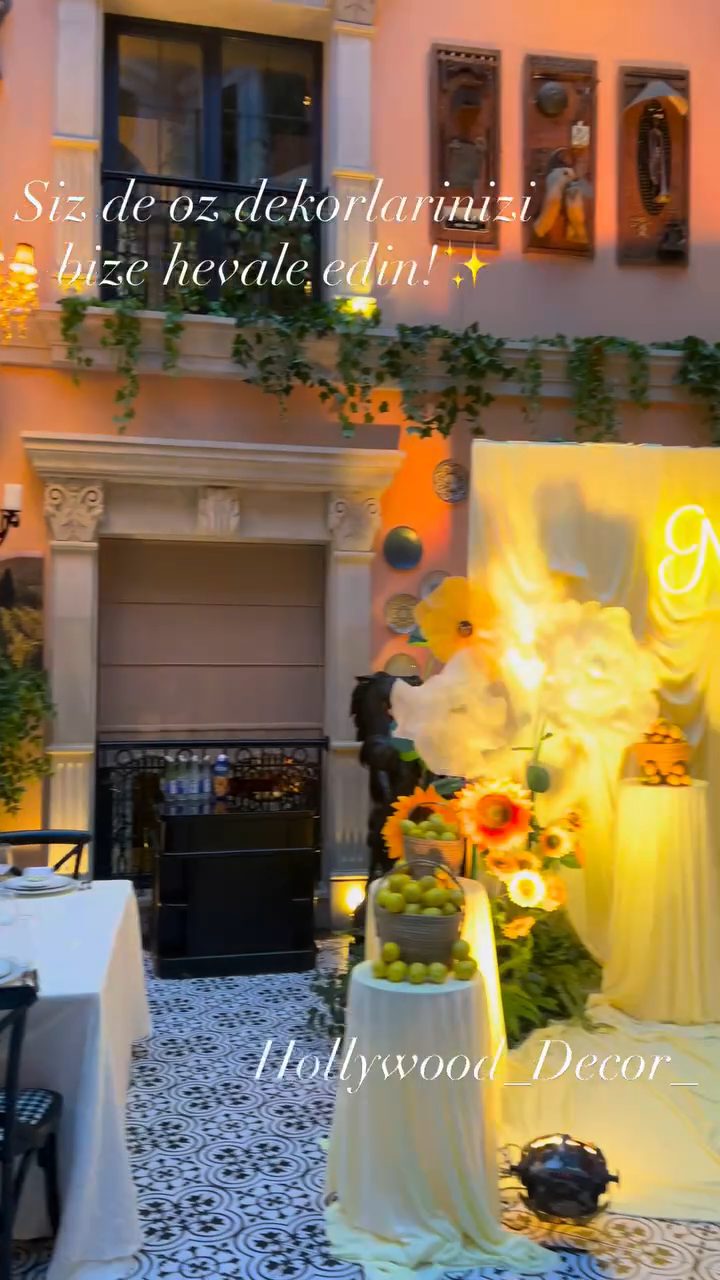 Hollywood Decor