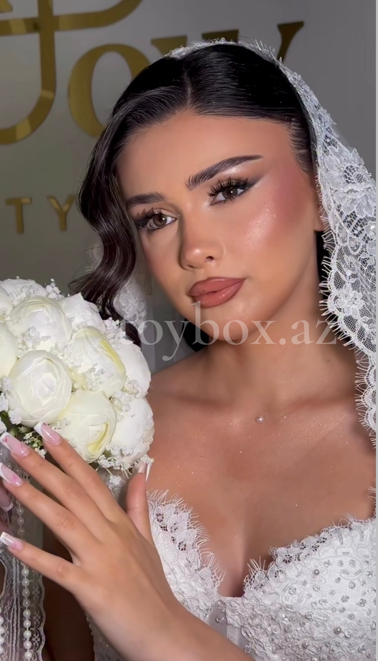 Narmi Make Up