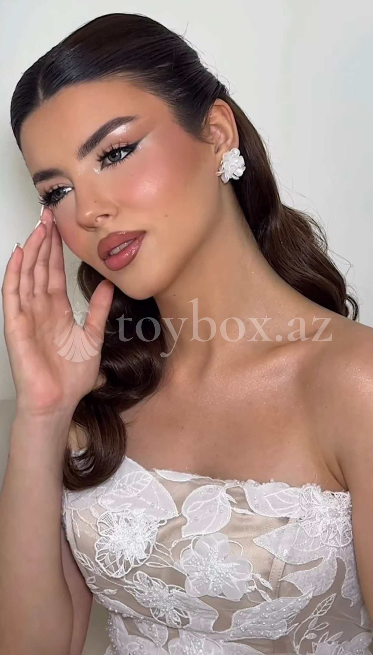 Narmi Make Up