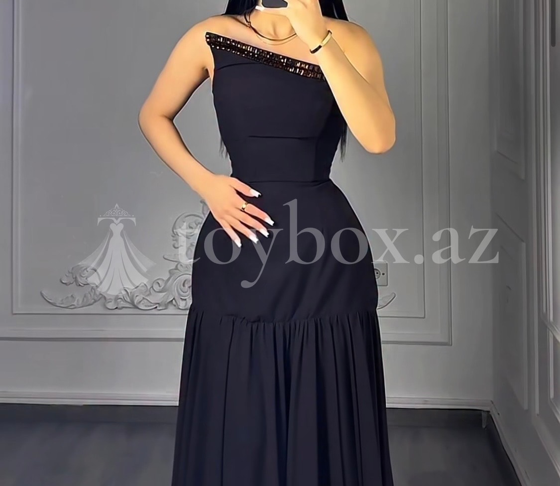 Adela Ziyafət Geyimləri